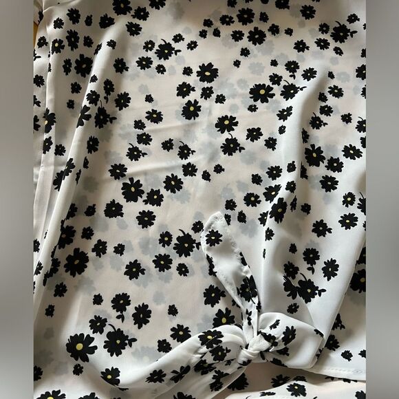 Kidpik shirt sleeve blouse with single button closure at back - Picture 4 of 8